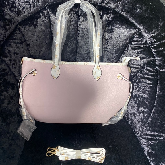 Stylish Purse - Picture 1 of 8